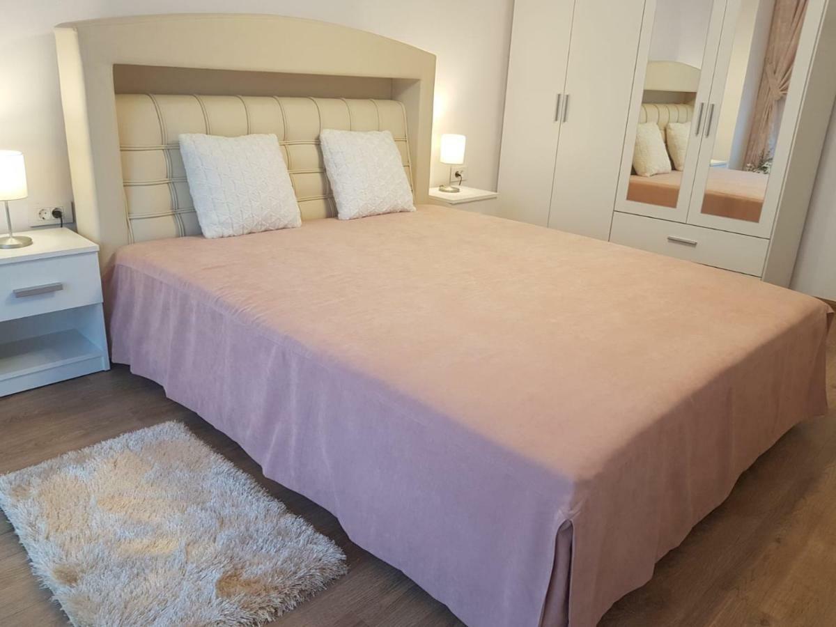 Apartament Monadin 3 Braşov Exterior foto