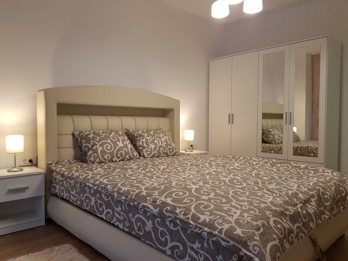 Apartament Monadin 3 Braşov Exterior foto